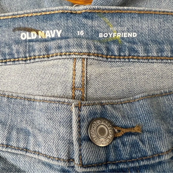 •new• OLD NAVY Mid-Rise Boyfriend Distressed Jean Shorts - Picture 5 of 8
